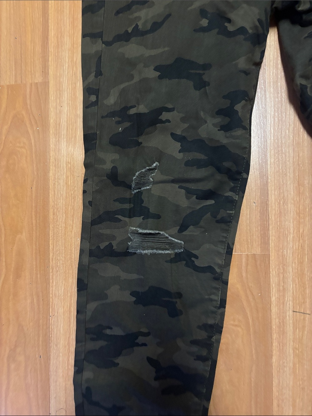 Lane Bryant Camo Super Stretch Skinny Pants Jeans Distressed Women’s Plus 14 NWT - Picture 4 of 12